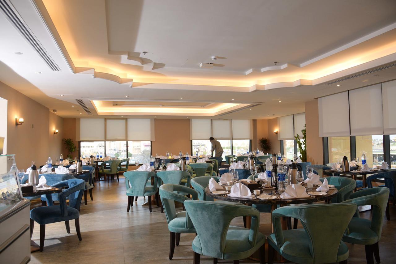 Warwick Al Khobar Hotel Bagian luar foto