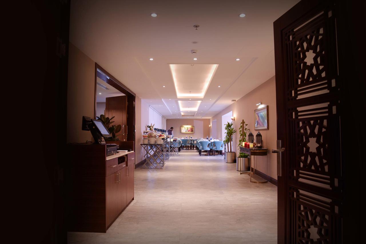 Warwick Al Khobar Hotel Bagian luar foto